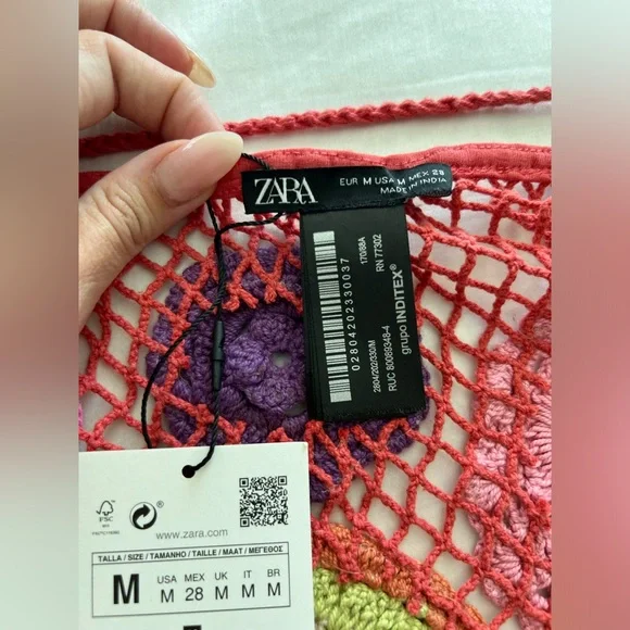 - NWT ZARA BLOG FAVE CROCHET knit ecru pink/red FLORAL mini SKIRT size M - Picture 12 of 16